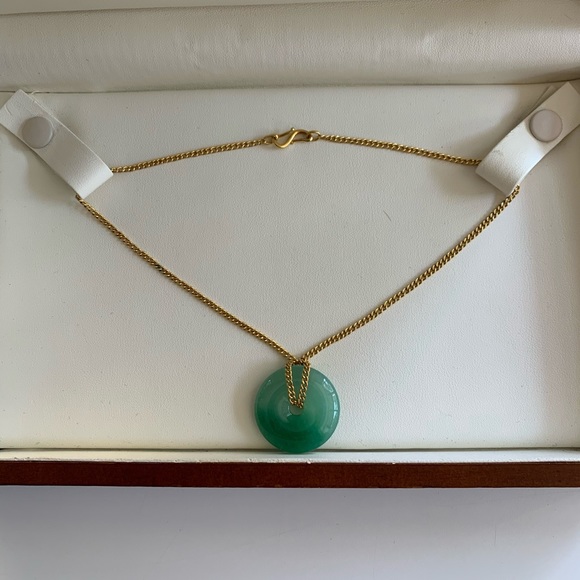 Jewelry - NWOT Chinese Jade Disc Pendant